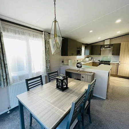 Gleneagles With Hot Tub