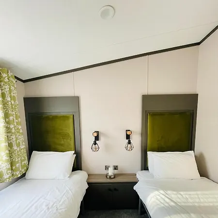 Gleneagles With Hot Tub Holiday home