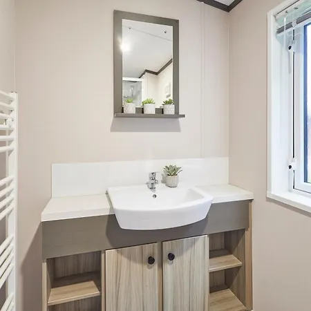 Gleneagles With Hot Tub *