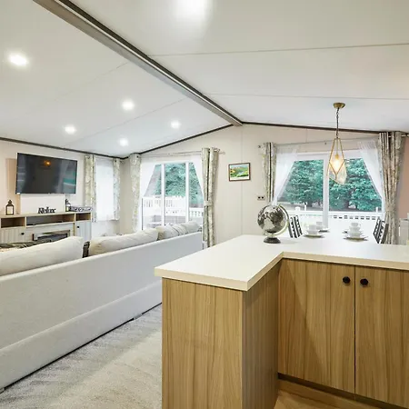 Gleneagles With Hot Tub *