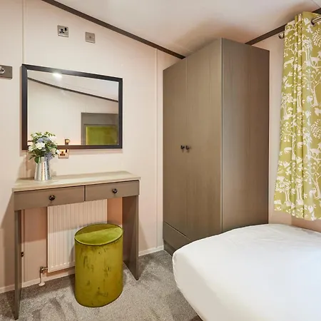 Gleneagles With Hot Tub Holiday home York