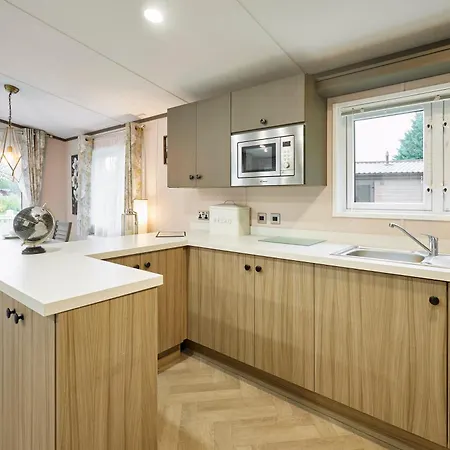 Gleneagles With Hot Tub Holiday home York