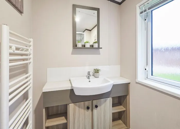 Gleneagles With Hot Tub *