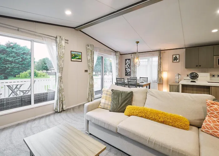 Gleneagles With Hot Tub *